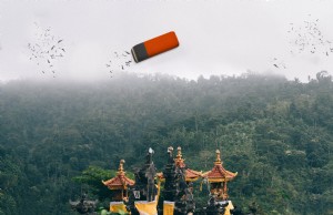 Borrador en la foto del templo nublado Foto de ilusión 