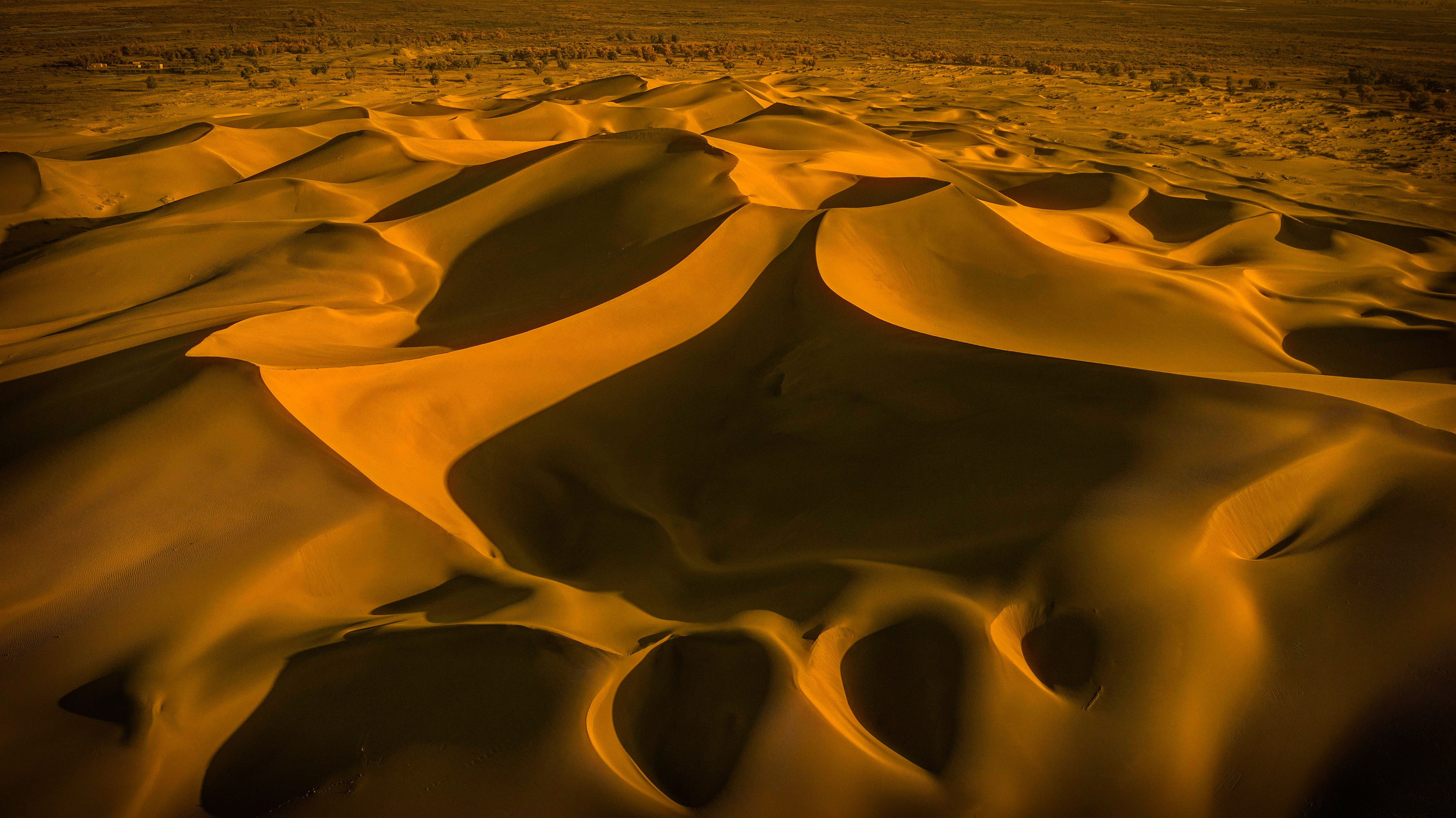 Vue abstraite des dunes de sable jaune doux Photo 