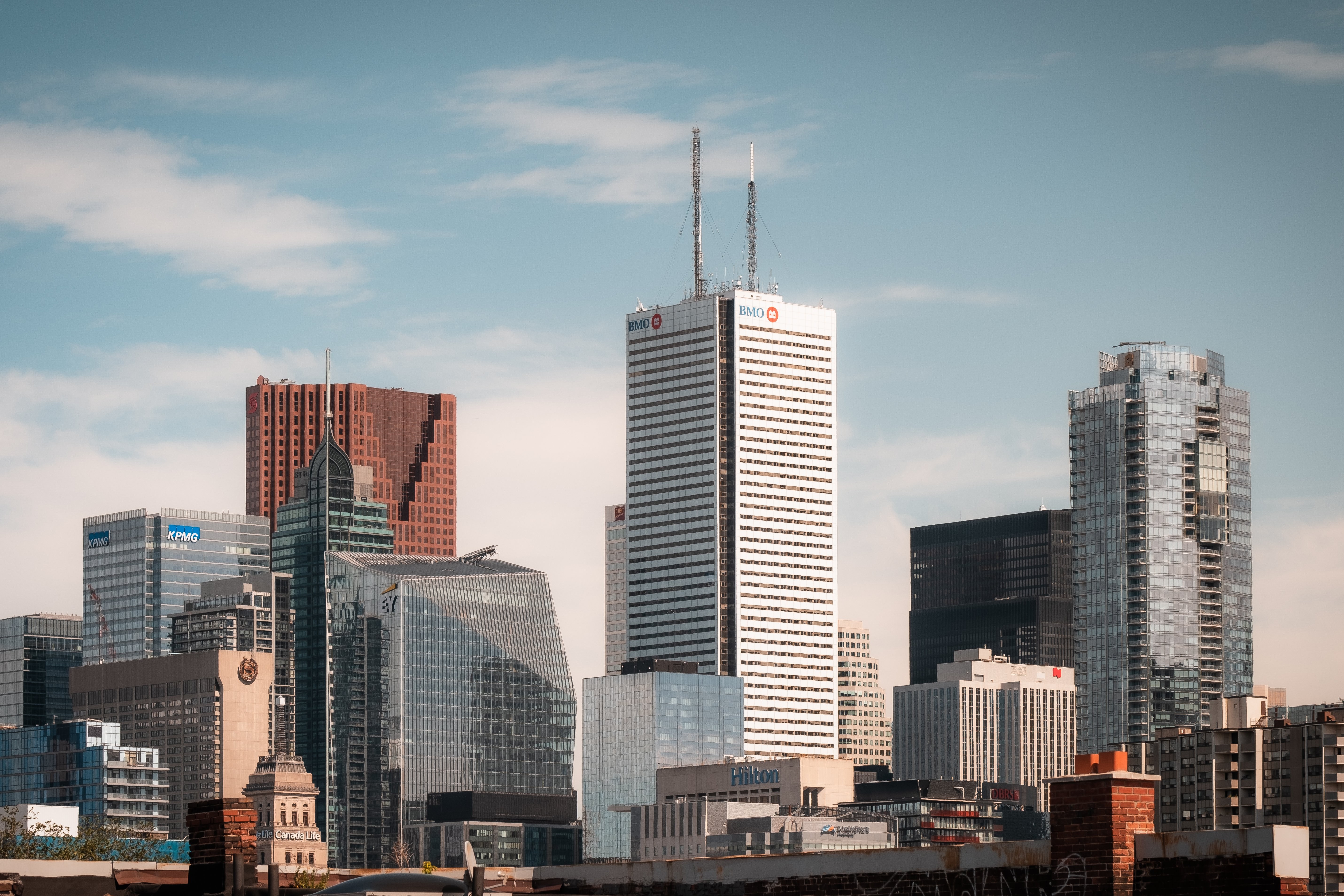 Paesaggio urbano di edifici alti foto 