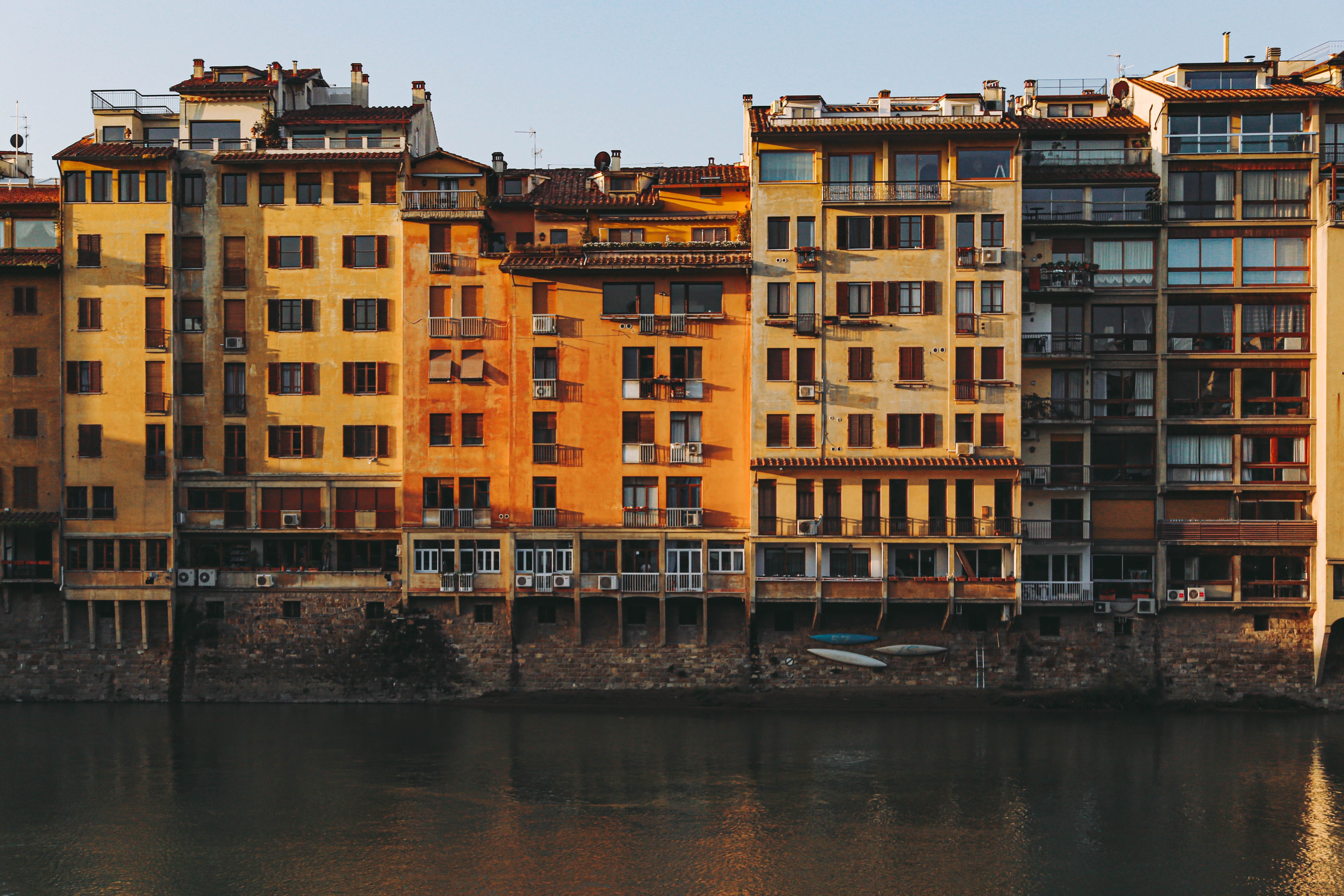 Tavolozza arancione di edifici foto 