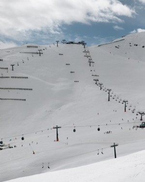 Lift Ski Mendaki Gunung Foto 