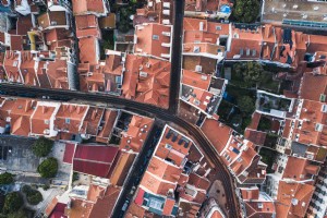 Toits rouges et rues courbes de Lisbonne Portugal Photo 