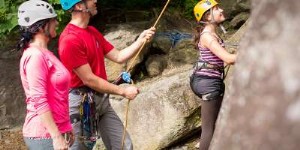 Mendaki, Melambung dan Mendayung di Sekitar Asheville Dengan Sedikit Bantuan dari Pemandu Lokal 