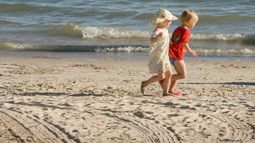 ネブラスカのサーフを体験してください。 砂と太陽 