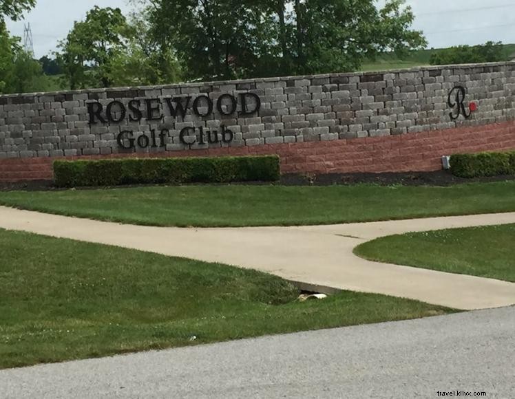 Parcours de golf et chalets Rosewood 
