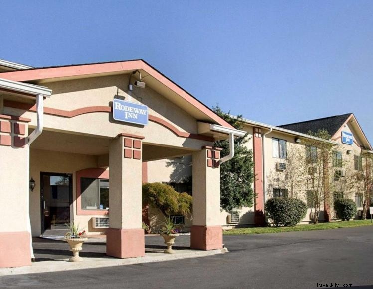 Rodeway Inn &Suites 