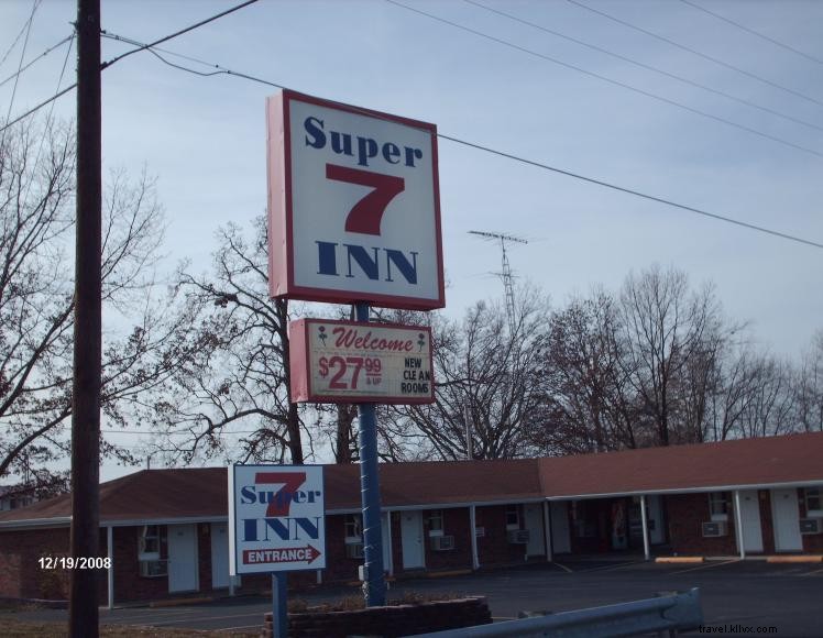 Super 7 Inn 