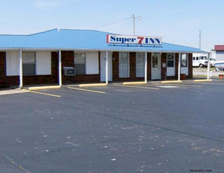 Super 7 Inn 