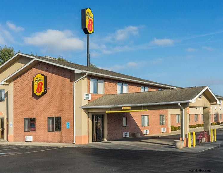 Super 8 Inn &Suites 