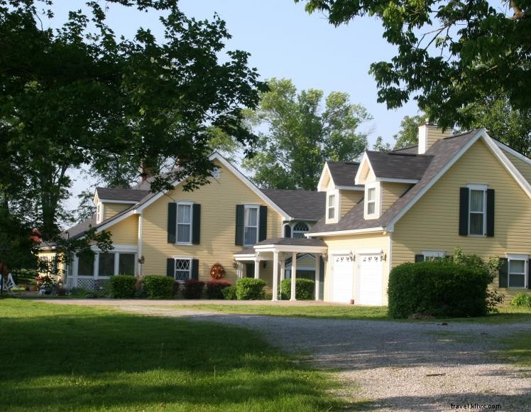 Yellow Carriage House B&B Inn 