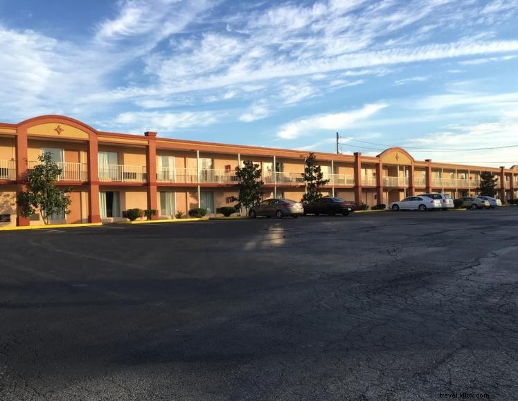 Americas Best Value Inn &Suites (Williamstown) 