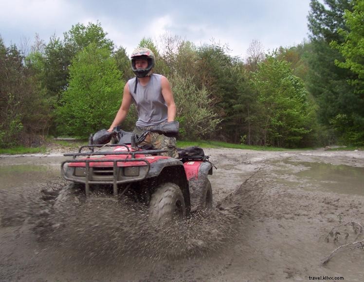 Area Petualangan Off-Road Gunung Hitam 