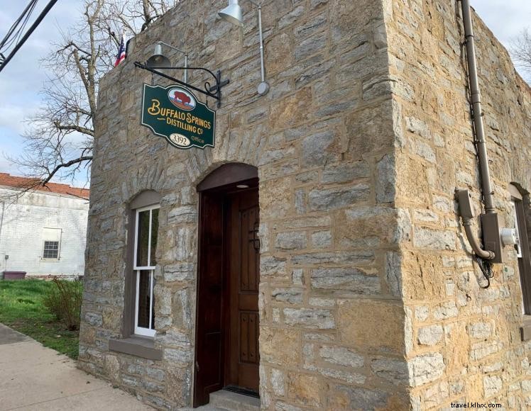 Salle de la maison de gardien de la distillerie Buffalo Springs 