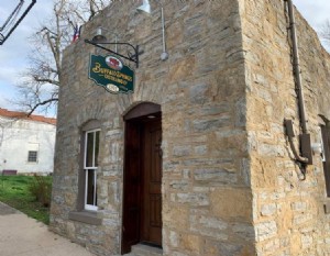 Salle de la maison de gardien de la distillerie Buffalo Springs 