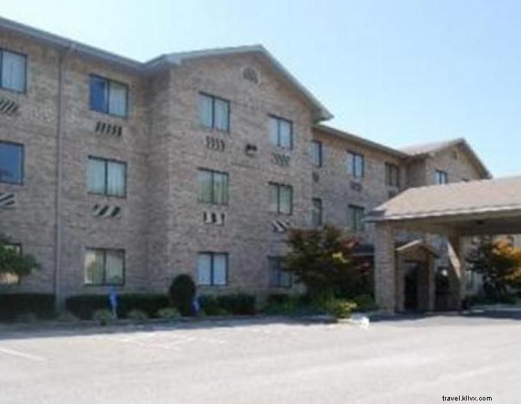 Brookshire Inn &Suites 