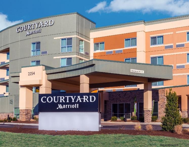 Courtyard by Marriott (Somerset) 