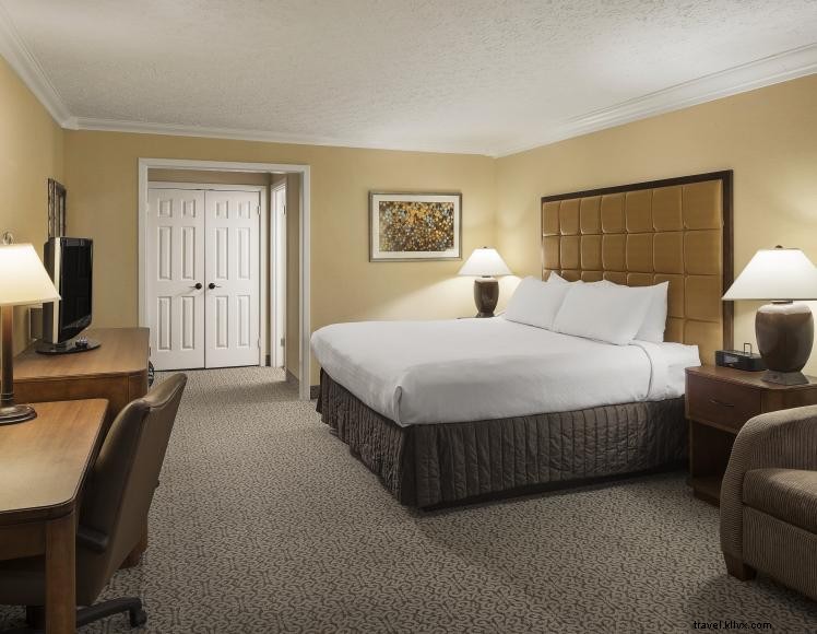 Crowne Plaza Louisville Airport Hotel 