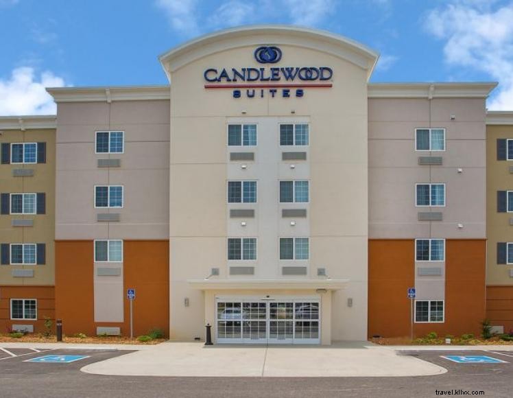 Suite Candlewood (Oak Grove) 