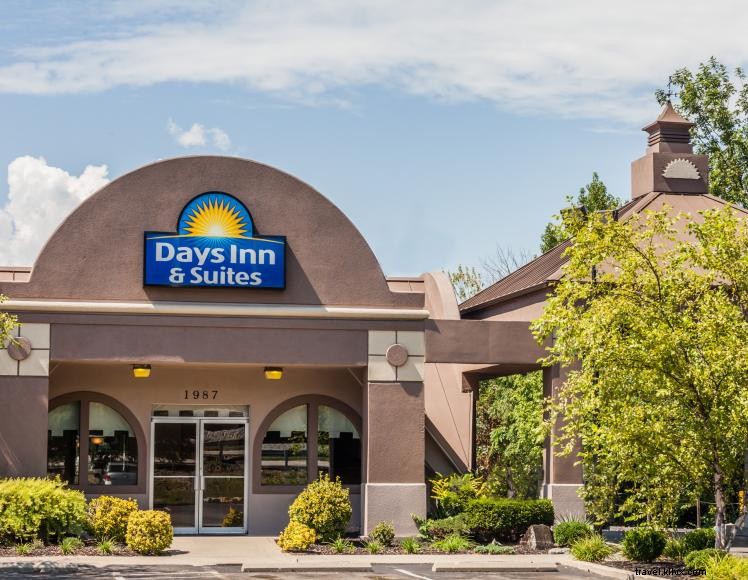 Days Inn &Suites Lexington, Kentucky 