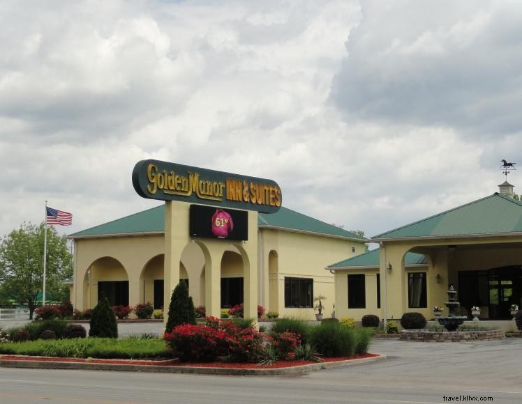 Golden Manor Inn and Suites 
