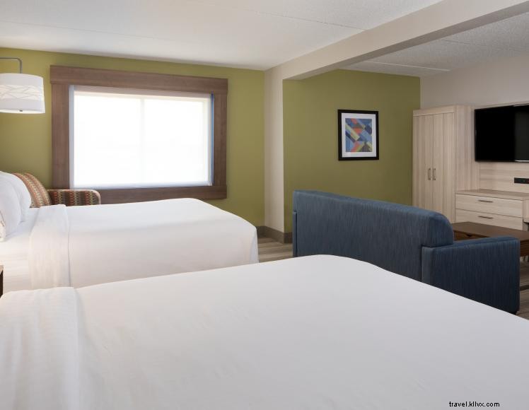 Holiday Inn Express &Suites Louisville Noreste 