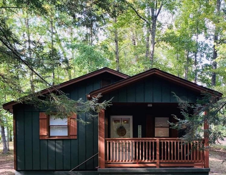 Cabane au sommet d une colline au lac Wood Creek 