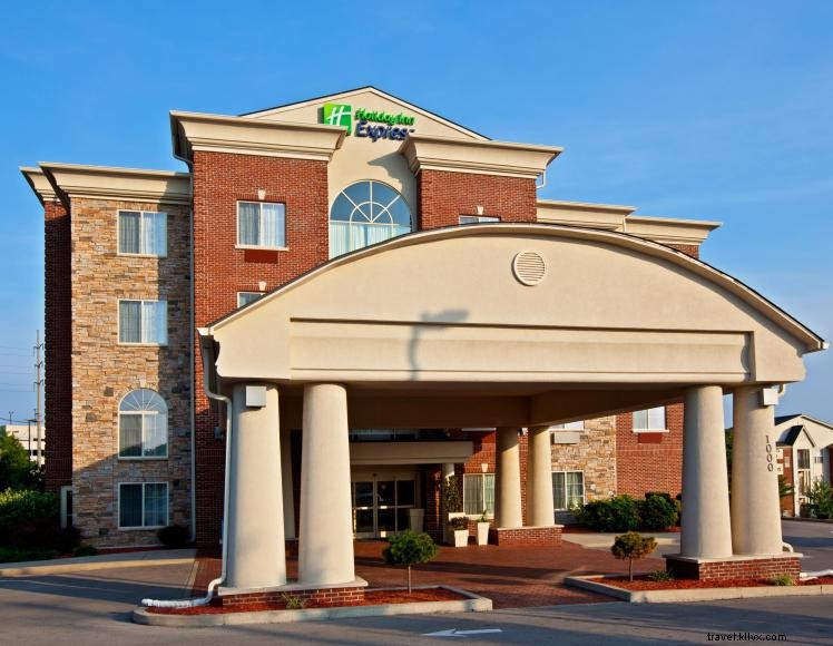 Holiday Inn Express Hotel &Suite 
