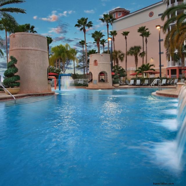 Escápese a Orlando y hospédese con confianza en hoteles y complejos turísticos llenos de comodidades 