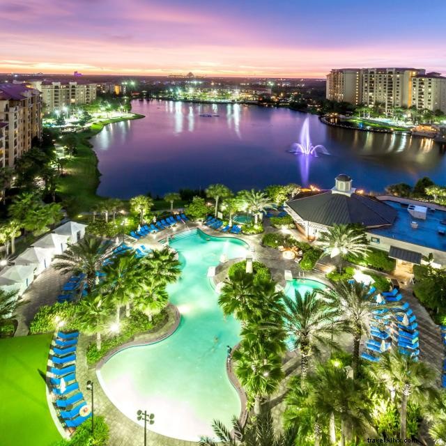Tuffati in alcune delle migliori piscine del resort di Orlando 