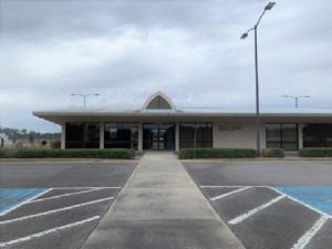 Bandara Douglas Municipal Gene Chambers 
