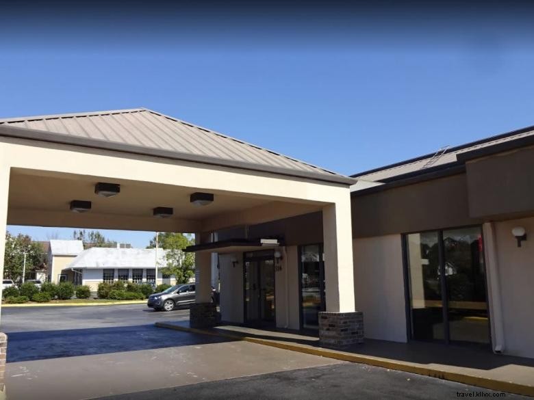 Red Roof Inn &Suites Statesboro - Universidad 