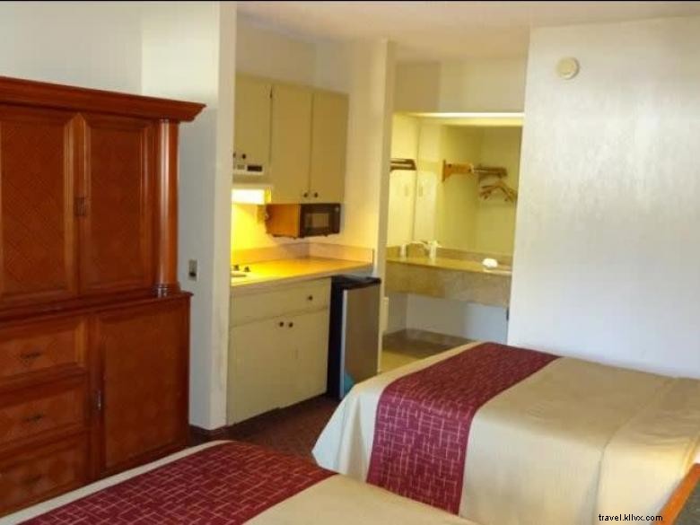 Red Roof Inn &Suites Statesboro - Universitas 