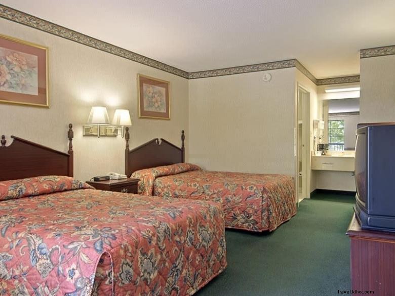 Days Inn &Suites by Wyndham Fort Valley 