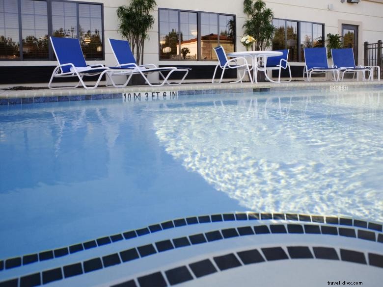 Comfort Inn &Suites Savannah Airport 