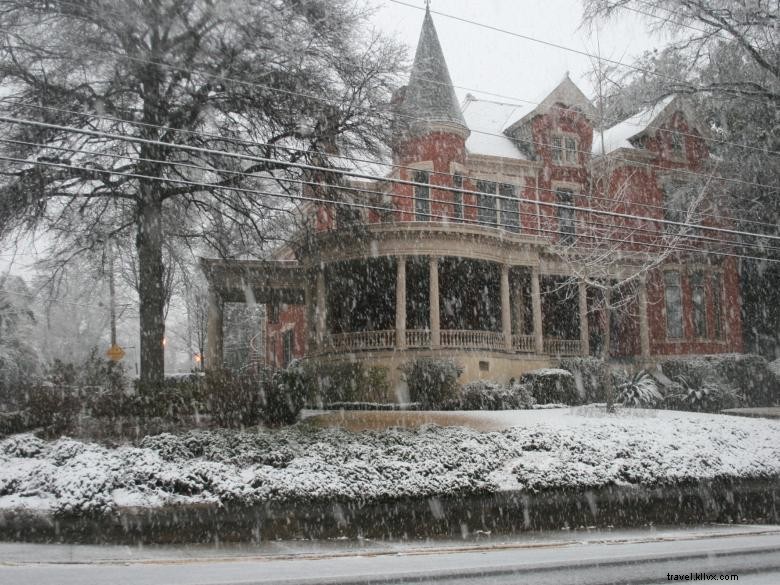 Burke Mansion Bed &Breakfast 