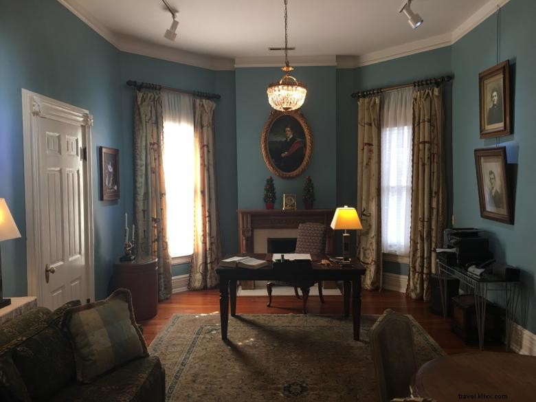 Burke Mansion Bed &Breakfast 