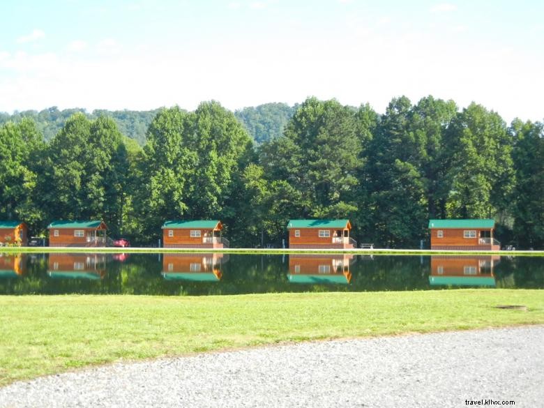 Station de camping de montagne chauve 