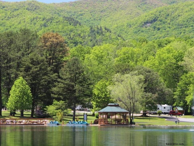 Station de camping de montagne chauve 