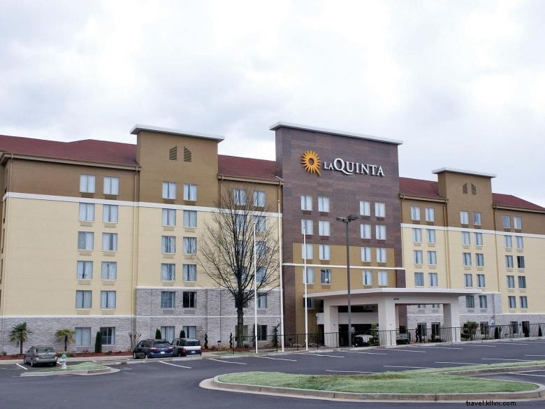 La Quinta Inn &Suites Atlanta Airport North 