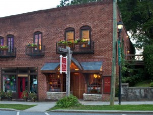The White Birch Inn y Laurel Bar 
