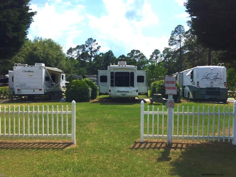 Parc de camping-cars et terrain de camping Whispering Pines 