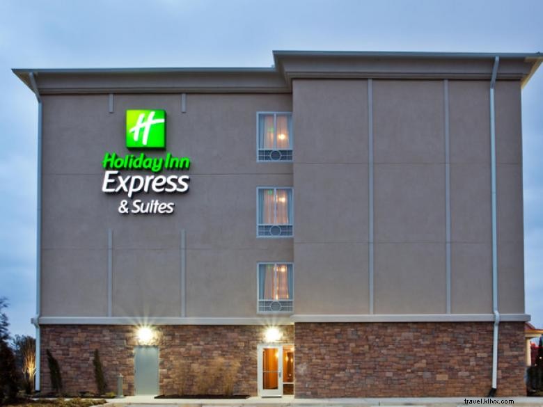 Holiday Inn Express &Suites Atlanta Arpt West - Camp Creek 