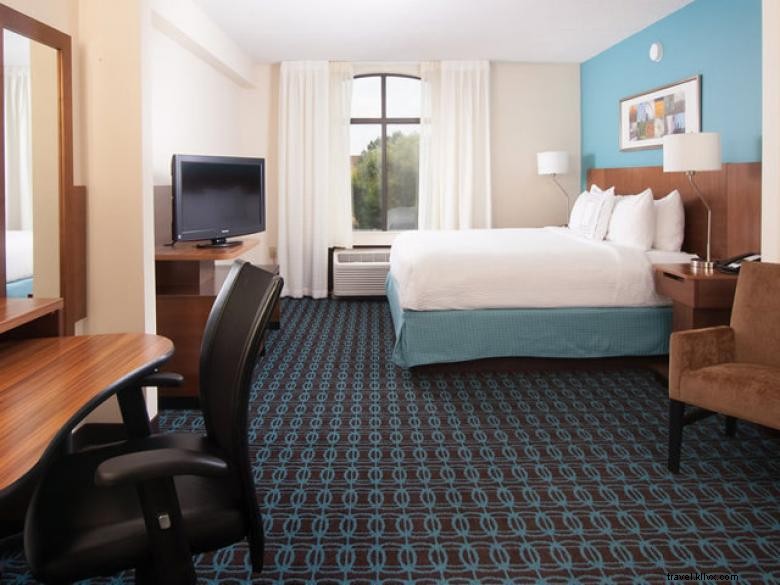 Fairfield Inn &Suites por Marriott Atlanta Airport South / Sullivan Road 