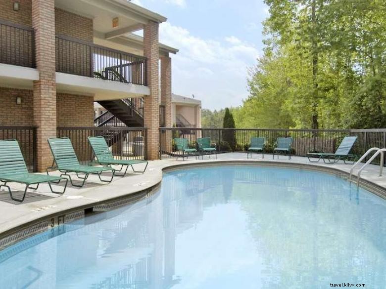 Super 8 by Wyndham - Acworth / Atlanta Area 