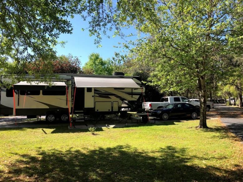 Un parc de camping-car à grande roue 