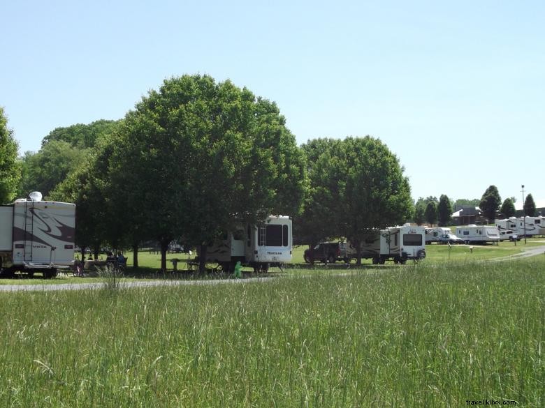 Le terrain de camping Rock et le parc de camping-cars 