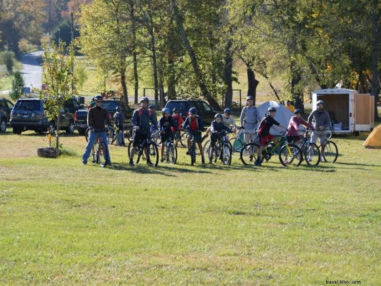 Le terrain de camping Rock et le parc de camping-cars 