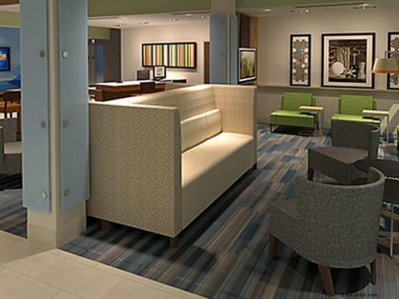 Holiday Inn Express &Suites Atlanta Tucker Northlake 