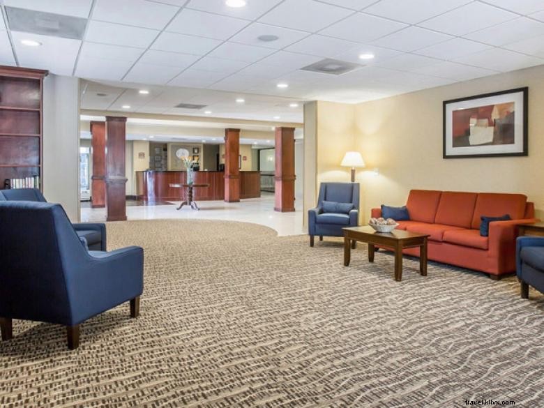 Comfort Suites Atlanta Airport 