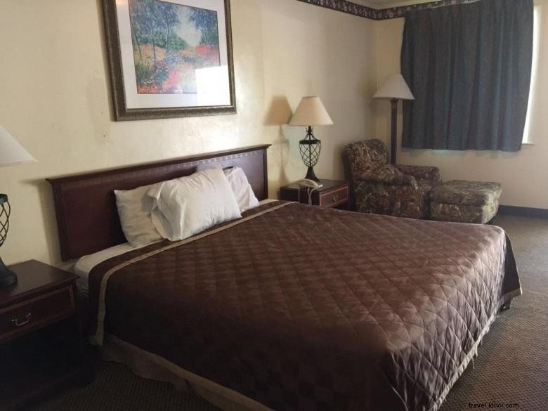 Deluxe Inn Statesboro 